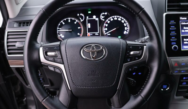 Toyota Land Cruiser 2,8 D-4D 150kW Aut. Invincible full