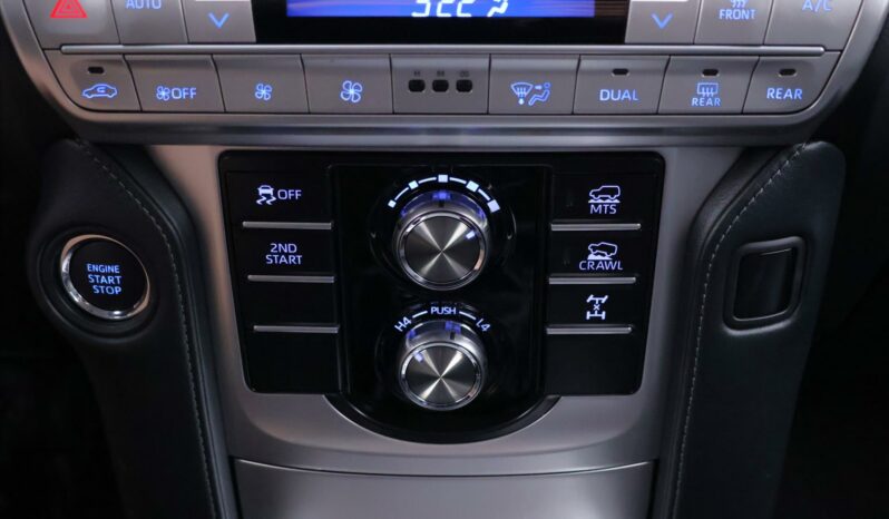 Toyota Land Cruiser 2,8 D-4D 150kW Aut. Invincible full