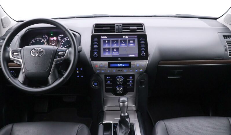 Toyota Land Cruiser 2,8 D-4D 150kW Aut. Invincible full