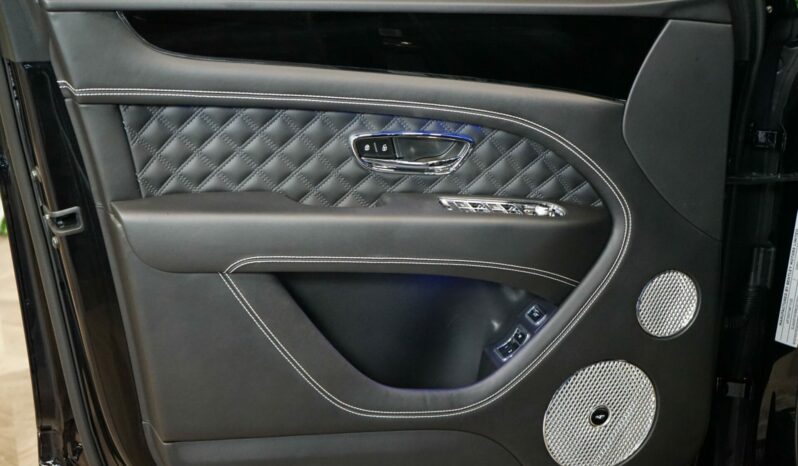 Bentley Bentayga V8 full
