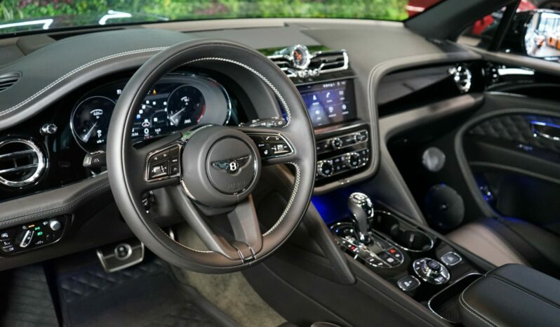 Bentley Bentayga V8 full
