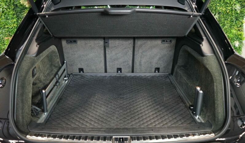 Bentley Bentayga V8 full