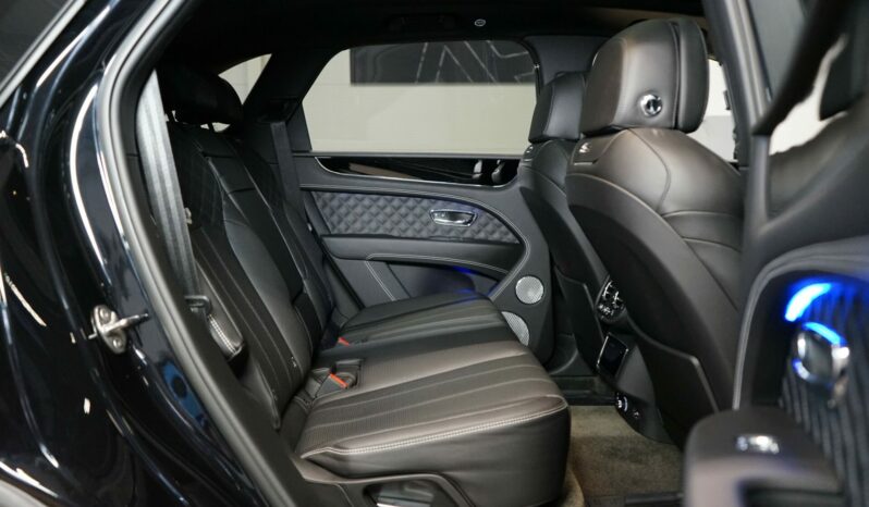 Bentley Bentayga V8 full