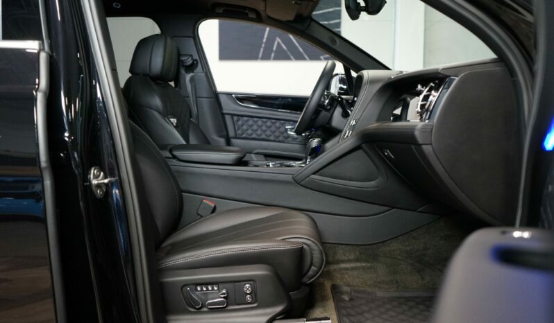 Bentley Bentayga V8 full