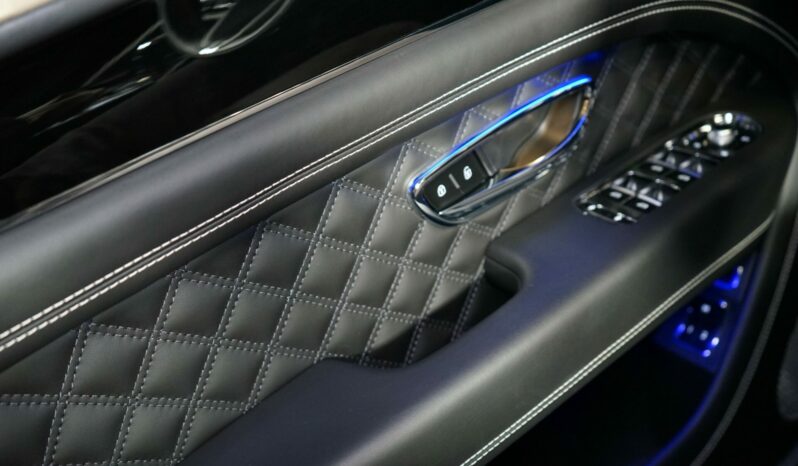 Bentley Bentayga V8 full