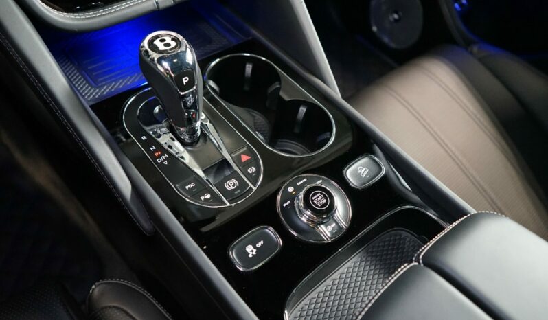 Bentley Bentayga V8 full