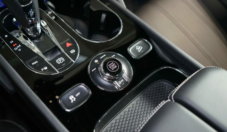 Bentley Bentayga V8 full