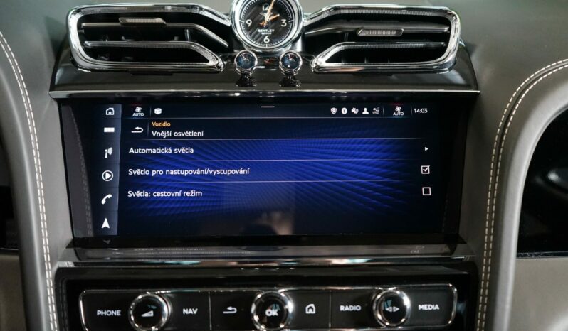 Bentley Bentayga V8 full