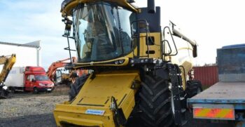 NEW HOLLAND CX8.80 SKLÍZECÍ MLÁTIČKA S ŽACÍ LIŠTOU 7,5M A VOZÍKEM - 2019 - 8710ccm, 265kW